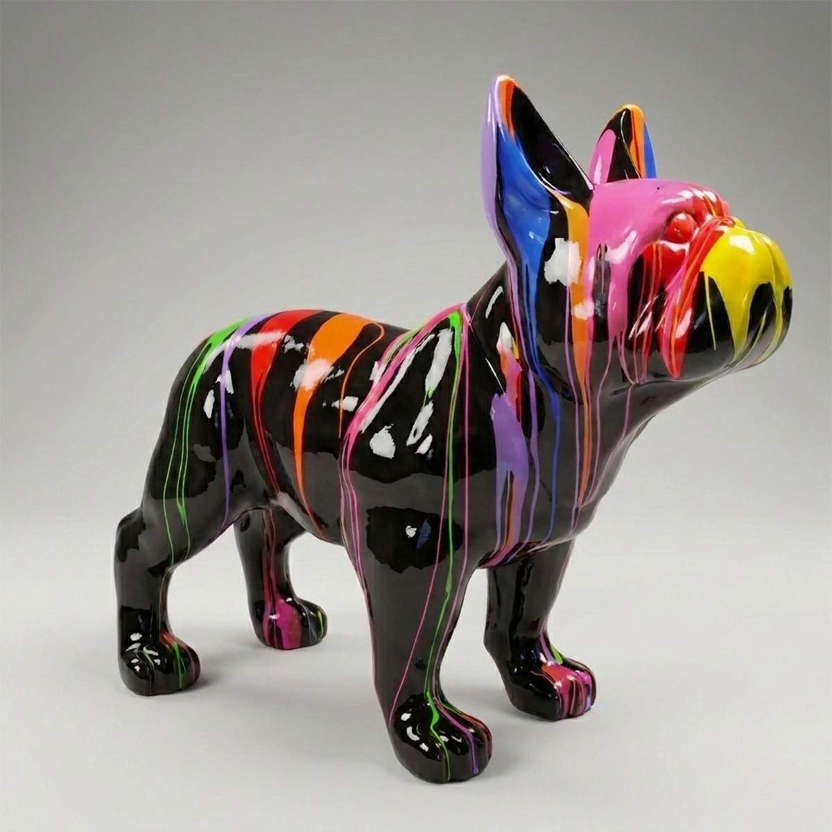 Un gros chiot bulldog - version multicolore. – Image 5