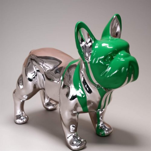 Petit chien bulldog debout, chromé et peint