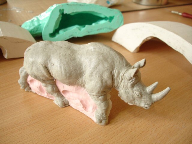 Moulage Minéral-Résine – Solutions Modernes pour la Décoration et l’Architecture