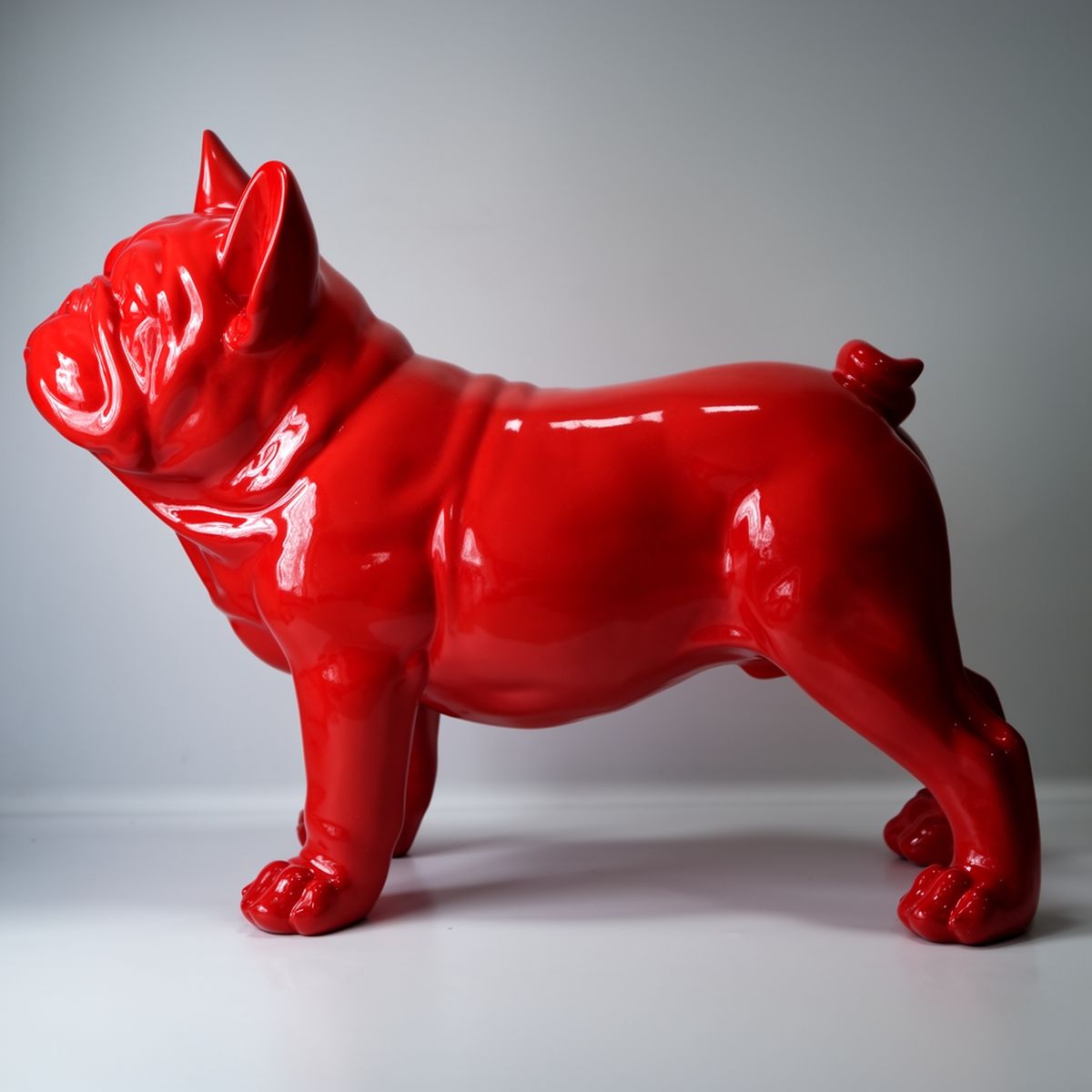 Grande Figure Décorative Bouledogue Français Juki Rouge – Image 2