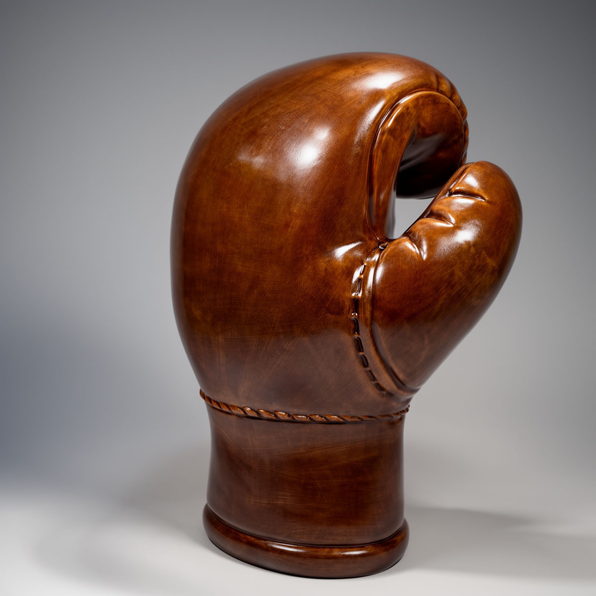 Grande Figurine Réaliste de Gant de Boxe – Image 2