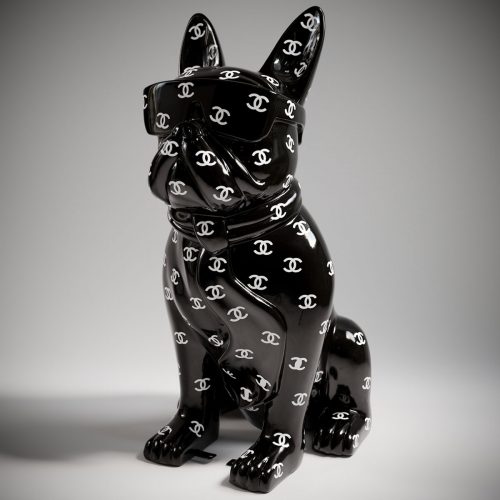 Petite Figurine Bulldog avec Cravate et Lunettes – Logo