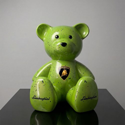 figure ours vert pistache en fibre de verre style réaliste tacheté avec logo Lamborghini, pour décoration ou publicité intérieure