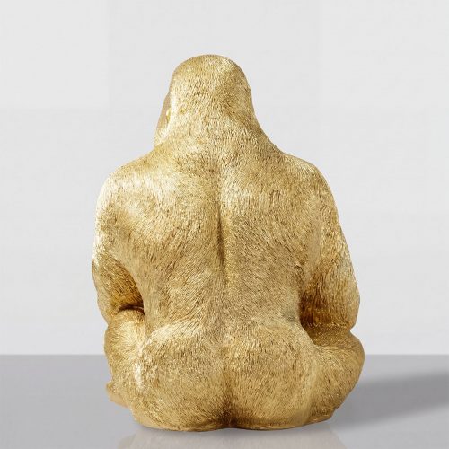 figure gorille en fibre de verre dorée, style réaliste texturé, décoration intérieure ou vitrine commerciale