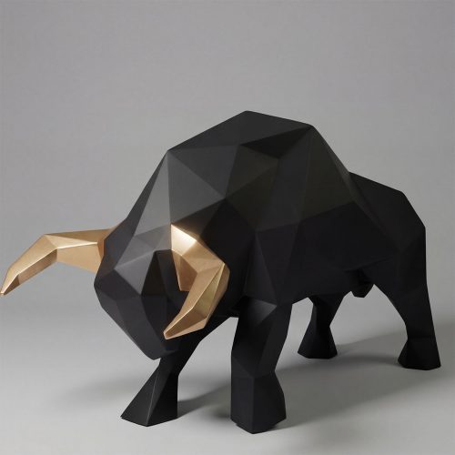 sculpture taureau en fibre de verre noir mat aux cornes dorées, style géométrique moderne pour décoration ou vitrine