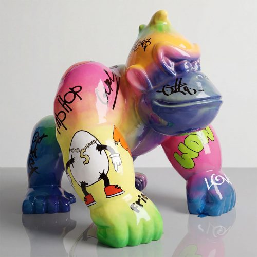 sculpture gorille en fibre de verre multicolore style graffiti et pop art, décoration commerciale ou événementielle