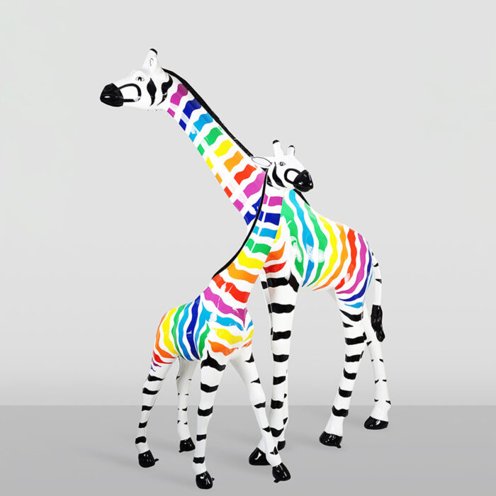 Grande Figurine Giraffe Taille Naturelle – Rayures Zebra Colorées – Image 2