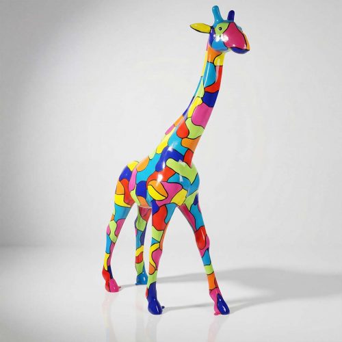 figure girafe en fibre de verre stratifiée, sculpture colorée style pop art multicolore, déco commerciale ou événementielle