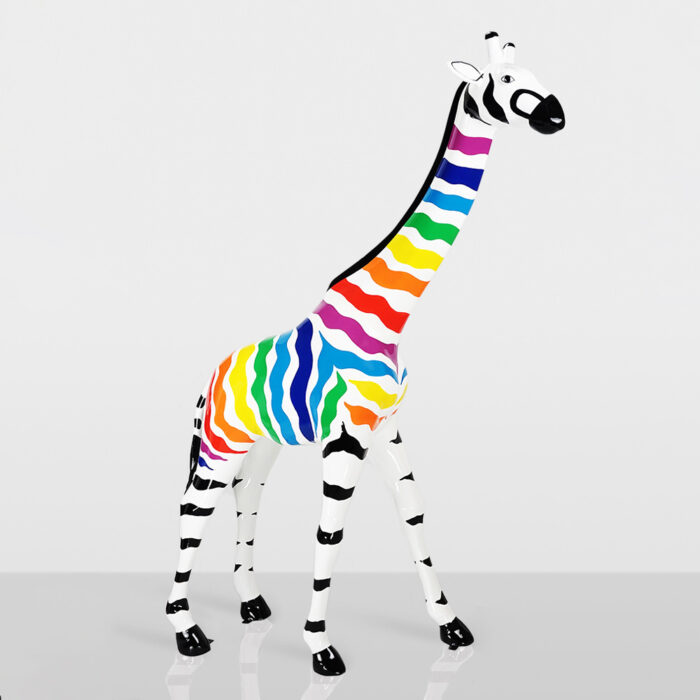 Grande Figurine Giraffe Taille Naturelle – Rayures Zebra Colorées – Image 3