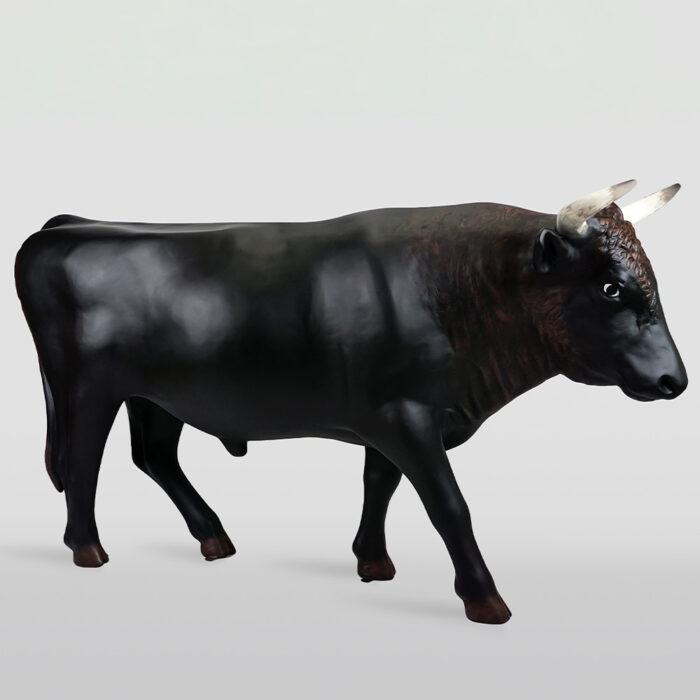 Figure de Taureau à Taille Réelle – Image 2