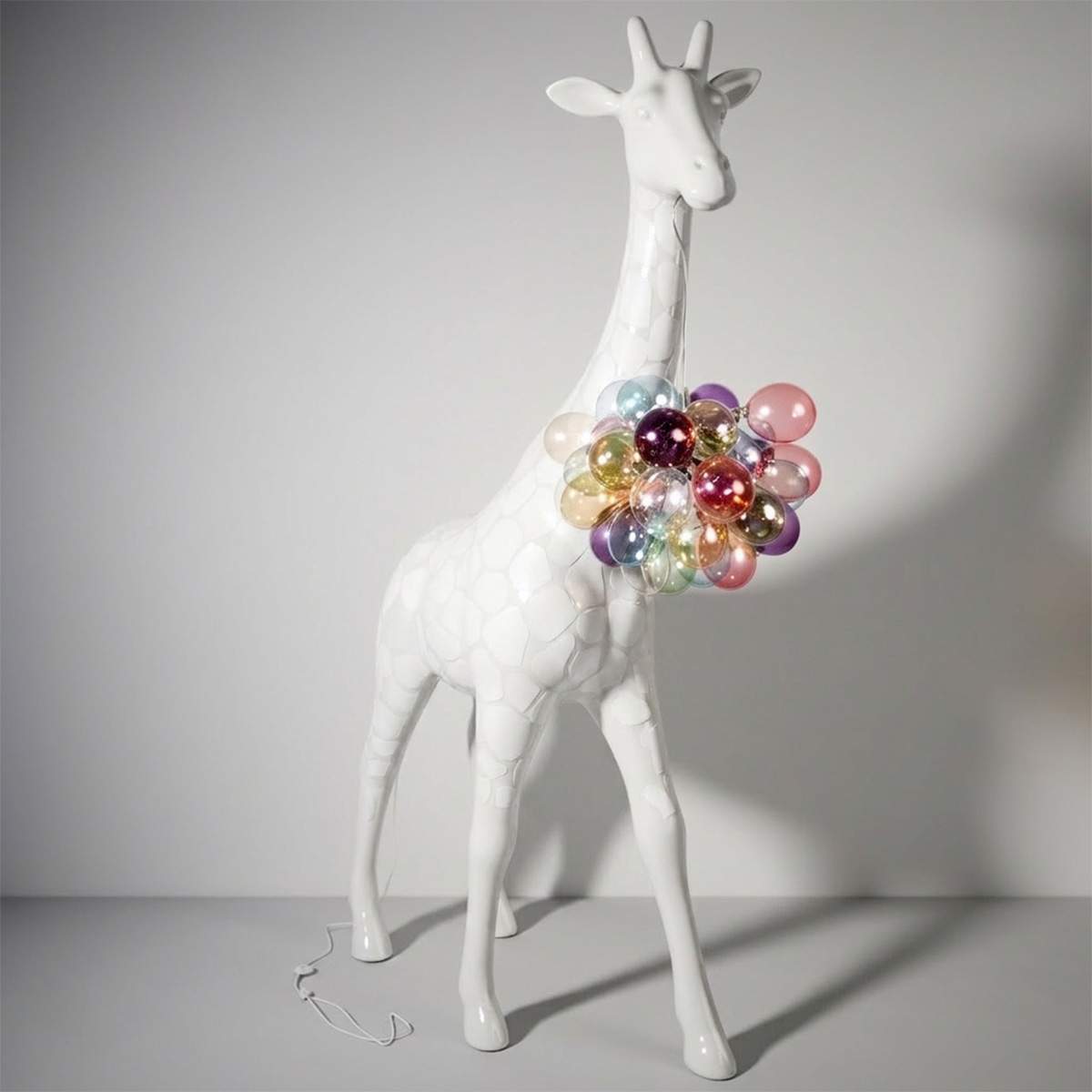 Grande Lampe Girafe 230cm – Version Blanche avec Taches – Image 3