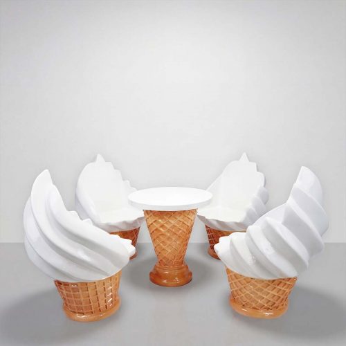 figure fauteuils cornet de glace en fibre de verre style réaliste blanc et brun pour décoration commerciale ou événementielle