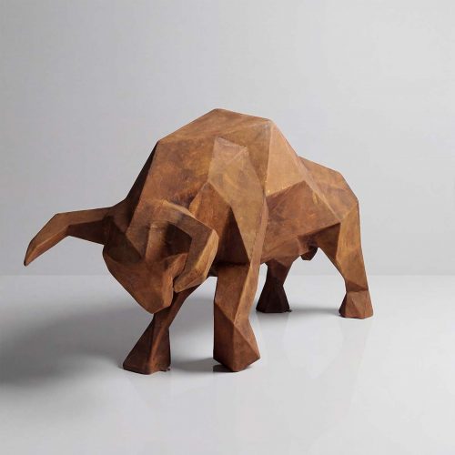 sculpture taureau en fibre de verre brun style géométrique anguleux pour décoration intérieure ou événement