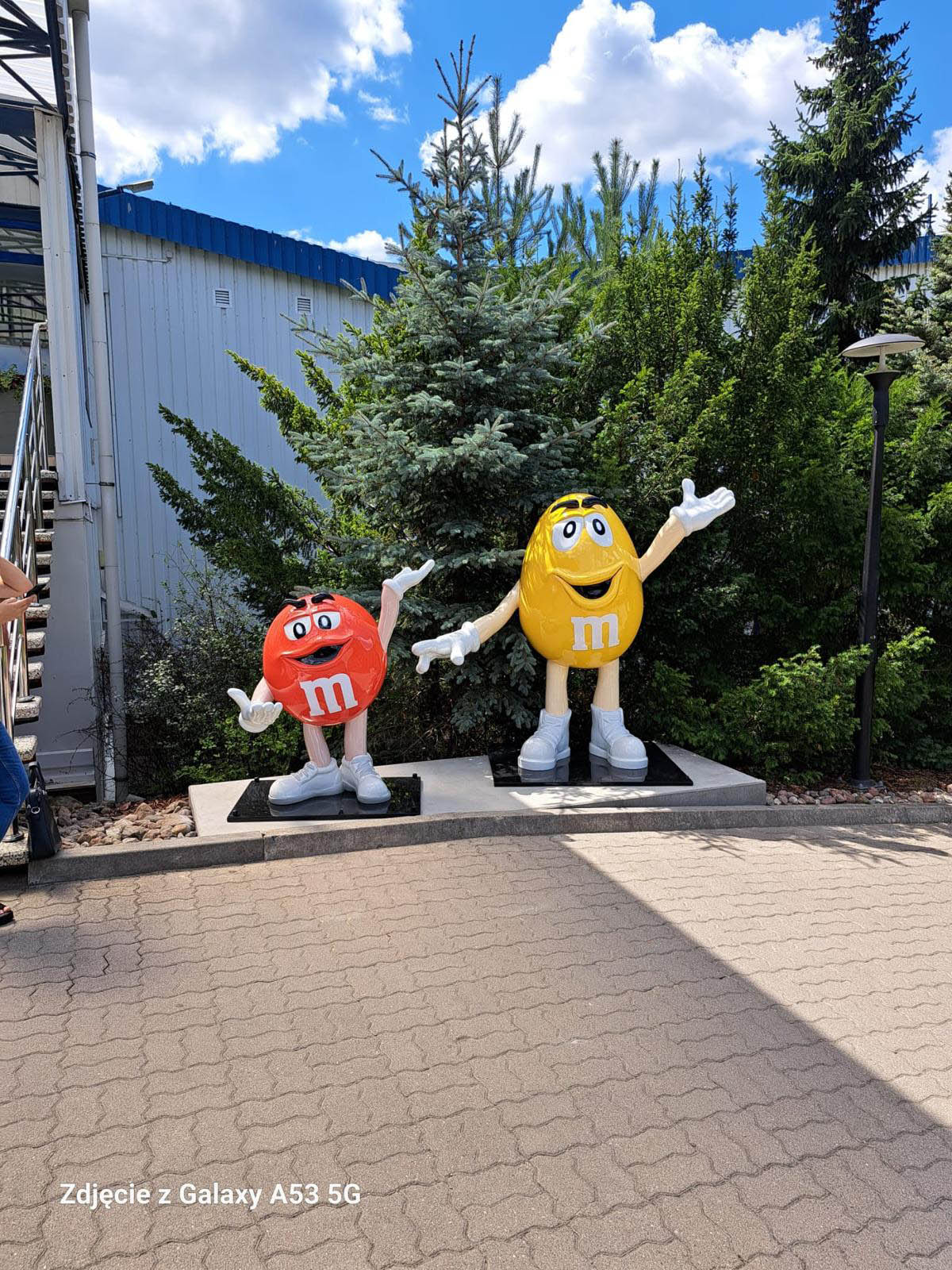 M&M’s XXL – Une Attraction Colorée pour les Invités 3 IMG 20240826 WA0011