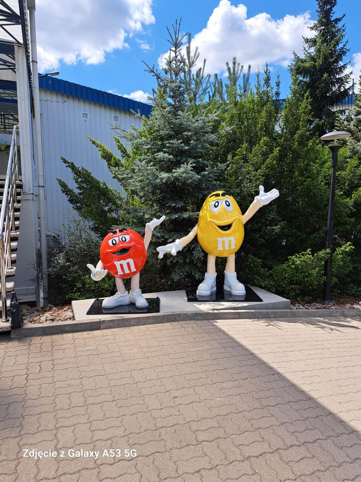 M&M’s XXL – Une Attraction Colorée pour les Invités 2 IMG 20240826 WA0015