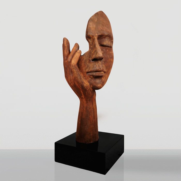 Grande Masque avec Main sur Socle – Effet Rouille – Image 2
