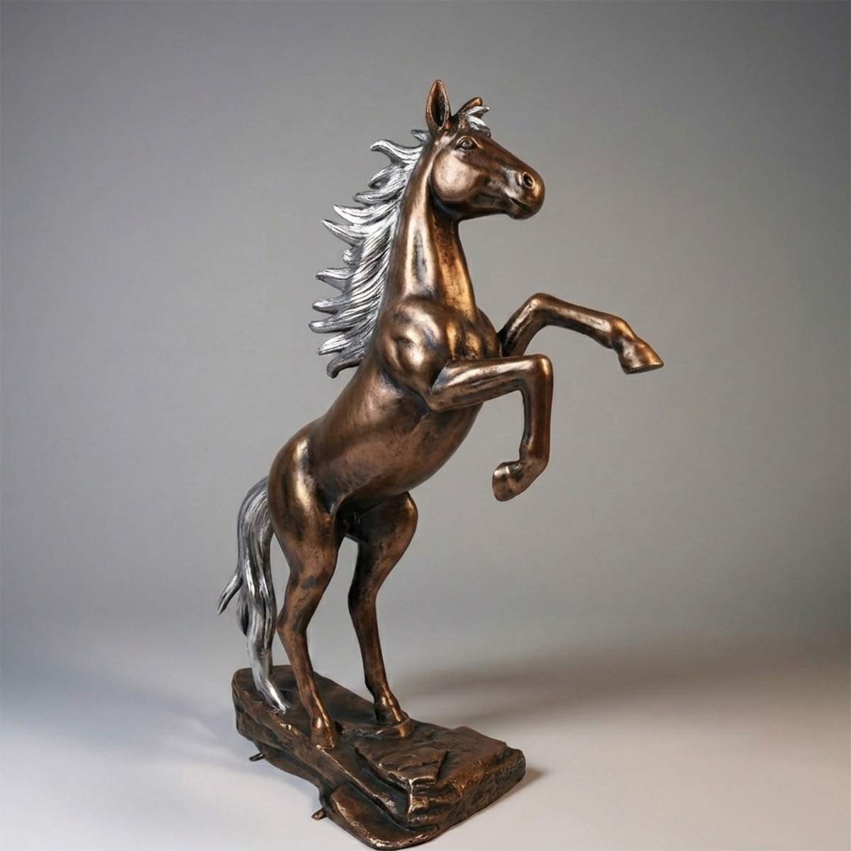 Figura dekoracyjna wierzgający koń – Image 6