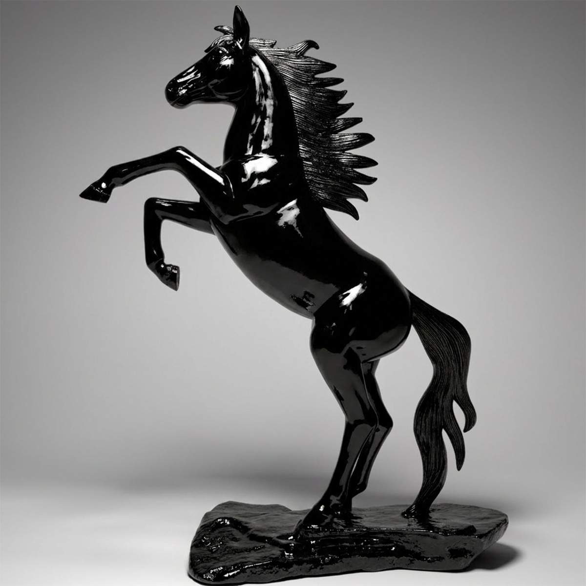 Figura dekoracyjna wierzgający koń – Image 2