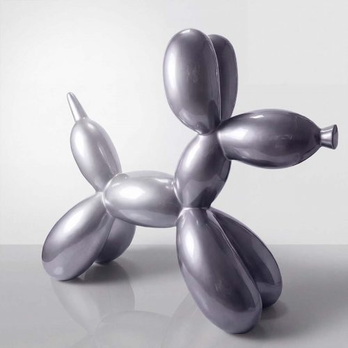 sculpture chien ballon en fibre de verre gris métallisé, style pop art lisse, décor intérieur ou vitrine commerciale
