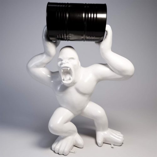 Grande figurine de gorille avec un tonneau