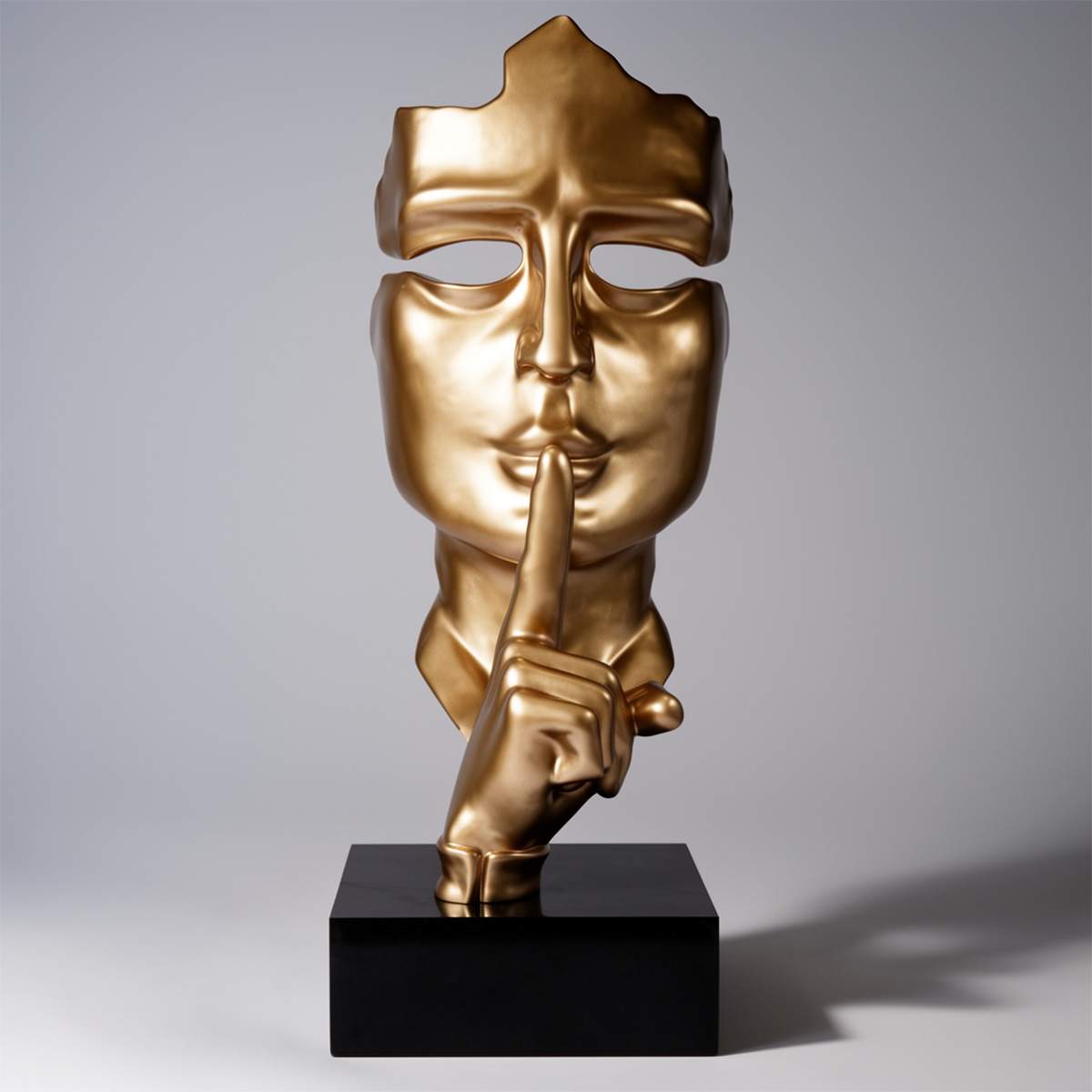 Grande Figure Décorative Masque Sur Socle Dorée – Image 2