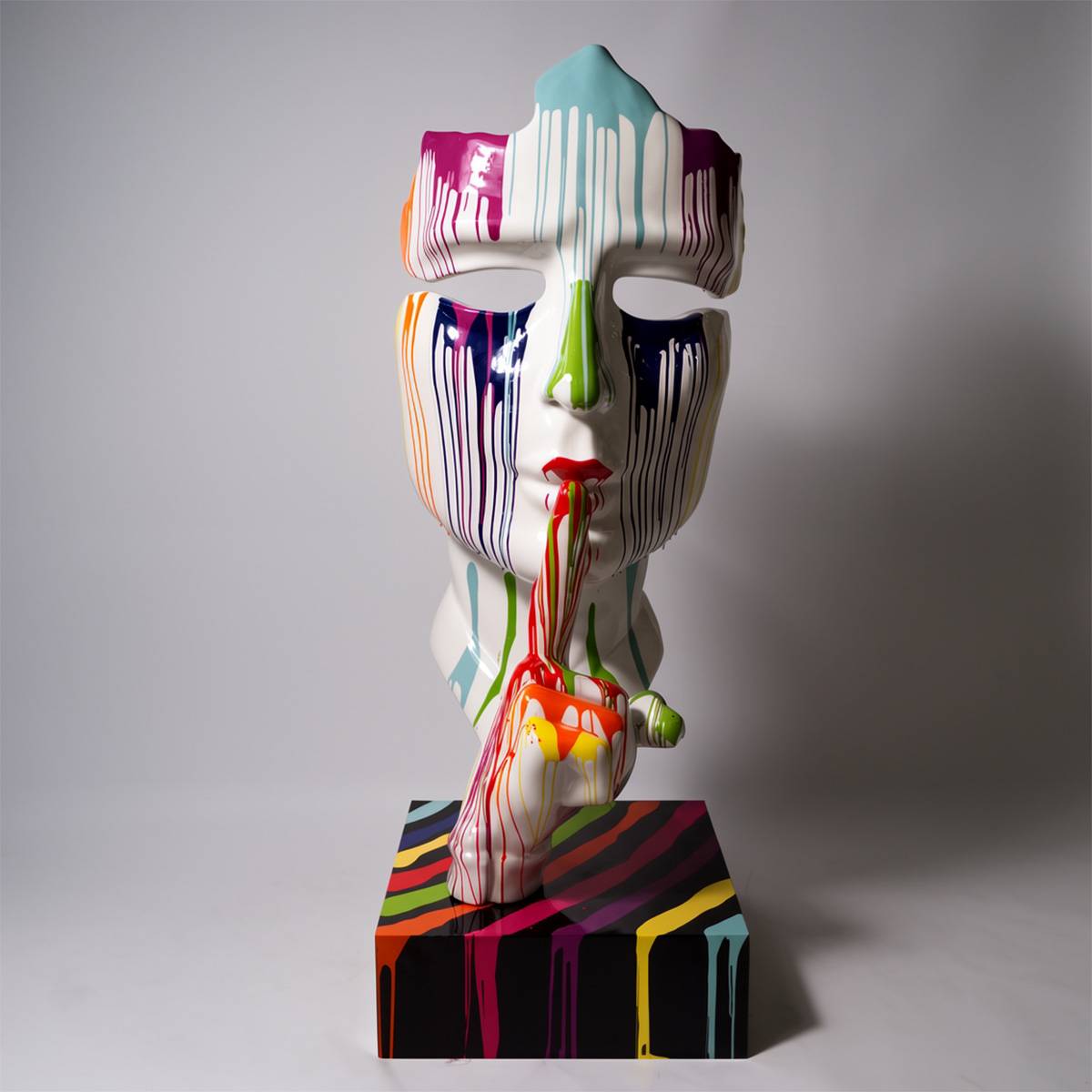 Grande Figure Décorative Masque Sur Socle Trash