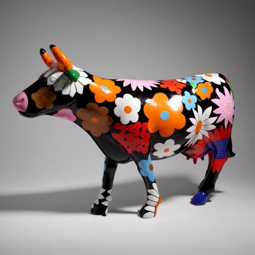 Grande Sculpture – Vache Peinte à la Main avec des Fleurs