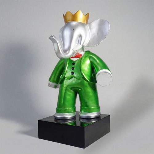 sculpture éléphant en fibre de verre, style cartoon argenté et vert avec couronne dorée, déco événementielle ou commerciale