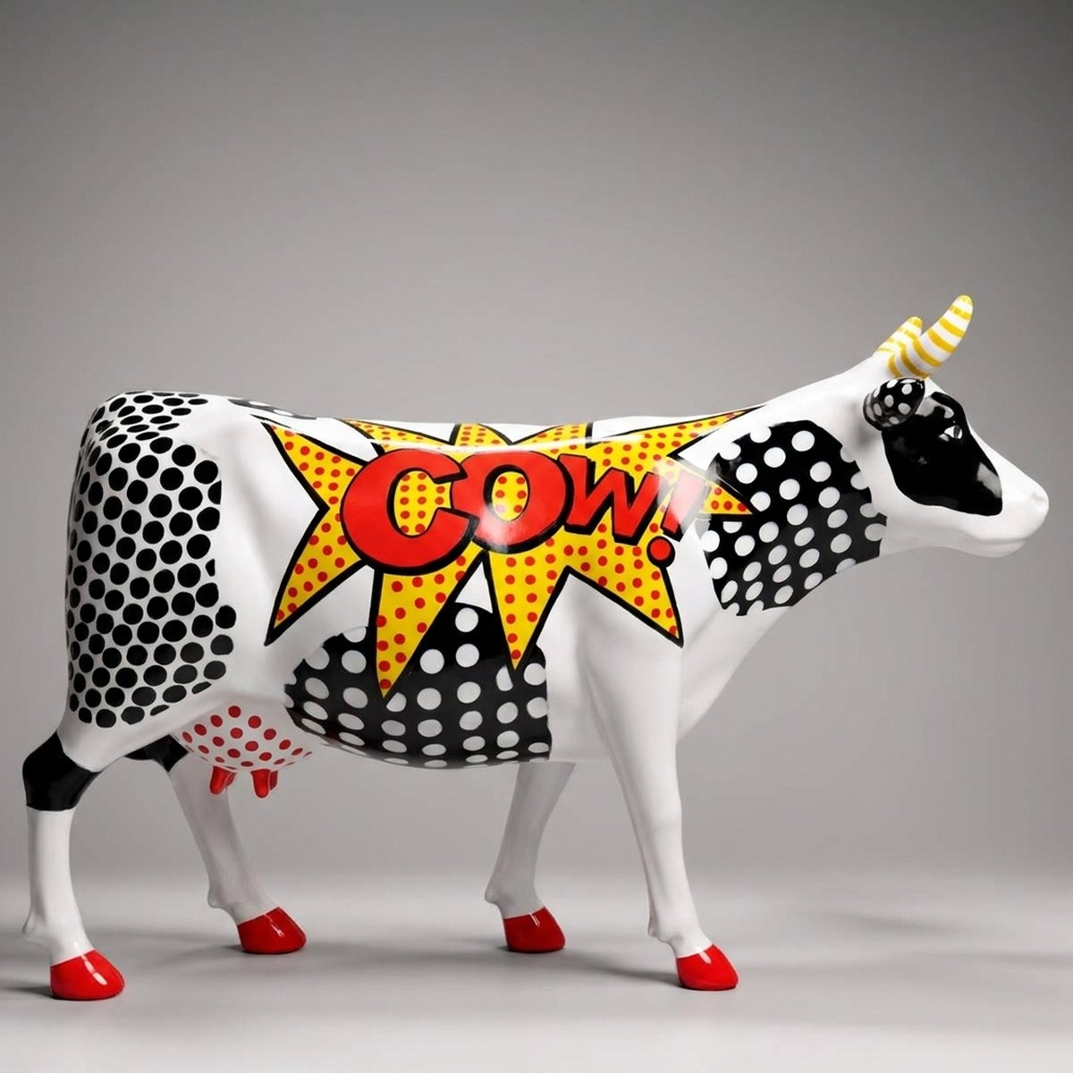 Dekoracyjna Krowa z Artystycznym Malowaniem - Komiksowy Pop Art